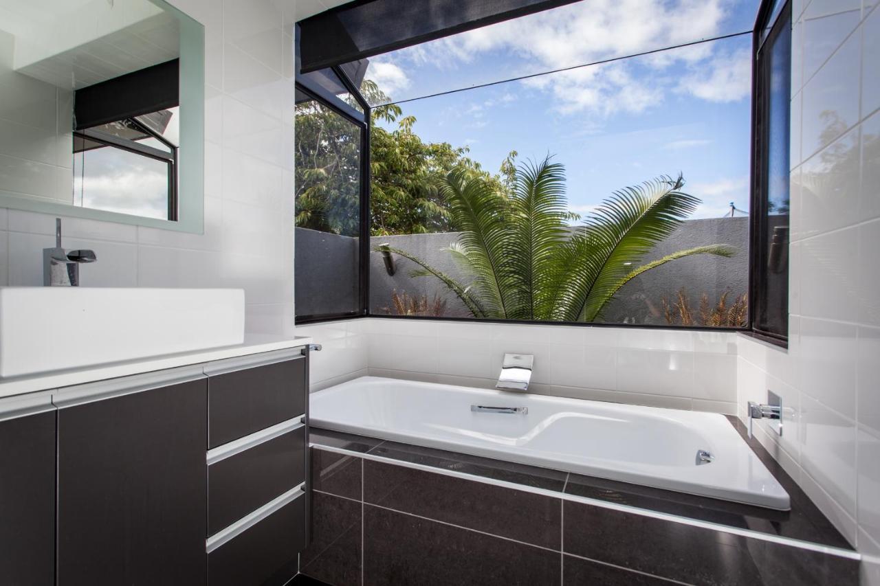 Unique Equestrian Lifestyle Bed & Breakfast Tamahere Exterior photo