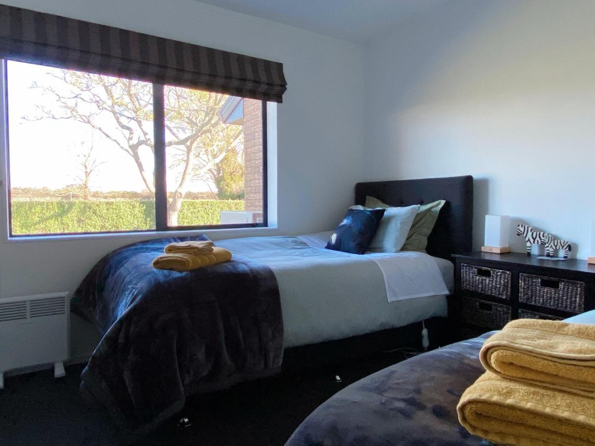 Unique Equestrian Lifestyle Bed & Breakfast Tamahere Exterior photo